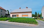 Komerční / skladovací prostory s parkovištěm Hlinsko pod Hostýnem, cena 8000 CZK / objekt / měsíc, nabízí 