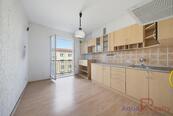 Prodej bytu 2+1, Lidická 1015, Ostrov, cena 2750000 CZK / objekt, nabízí AQUA realty s.r.o.