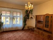 Prostorný zámecký byt 5+1 k pronájmu, cena 18990 CZK / objekt / měsíc, nabízí ERA Estate Agency