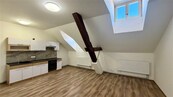 Pronájem podkrovního bytu 3+kk v Chebu, 75 m2, cena 16500 CZK / objekt / měsíc, nabízí 