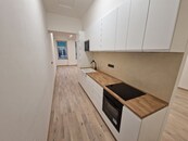 Pronájem zrekonstruovaného bytu 2+kk, cena 21990 CZK / objekt / měsíc, nabízí ERA Estate Agency