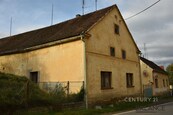 Investiční příležitost s velkým potenciálem - zemědělská usedlost, Černotín u Dnešic (2 099 m2, 2 domy, hospodářské zázemí), cena 6500000 CZK / objekt, nabízí CENTURY 21 Balance Reality