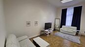Pronájem kančeláře s kuchyňkou a sociálním zařizením 64 m2 - Praha 7, cena 16000 CZK / objekt / měsíc, nabízí Noblesse Homes