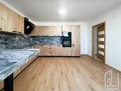 GLJ Partners Vám nabízí k pronájmu prostorný byt o dispozici 3+1 a ploše 134 m2, cena 41000 CZK / objekt / měsíc, nabízí GLJ Partners