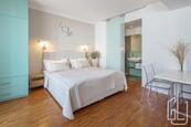 Pronájem 1+kk, 30 m2, Praha 5 - Smíchov, cena 26500 CZK / objekt / měsíc, nabízí GLJ Partners