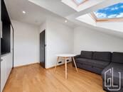 Prodej moderního podkrovního bytu 2+kk, 42,9 m², Praha 3 Žižkov, cena 8650000 CZK / objekt, nabízí GLJ Partners