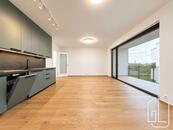 GLJ Partners Vám exkluzivně nabízí k pronájmu moderní byt o dispozici 3+kk a celkové ploše 100 m2, cena 44000 CZK / objekt / měsíc, nabízí GLJ Partners