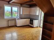 Pronájem byt 3+1, 130 m2, P10-Uhříněves, ul. Netluky, 3.NP, cihla, cena 37000 CZK / objekt / měsíc, nabízí