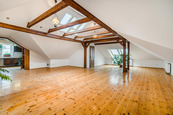 Pronájem byt 3+1, 130 m2, P10-Uhříněves, ul. Netluky, 3.NP, cihla, cena 33000 CZK / objekt / měsíc, nabízí 