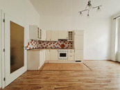 Pronájem bytu 2+kk na rozhranní Vinohrad/Žižkova, ul. Bořivojova,po rekonstrukci, částečně zařízený, cena 21000 CZK / objekt / měsíc, nabízí Altoja Living, s.r.o.