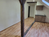 Pronájem bytu 1+kk, 30 m2, Strančice, ul. Průmyslová, 3.NP, cihla, cena 15000 CZK / objekt / měsíc, nabízí 