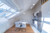 Luxusní mezonet s terasou, 2+kk, 73m2, Veverkova, Praha 7 - Letná, u Strossmayerova nám., zařízený, cena 31000 CZK / objekt / měsíc, nabízí 