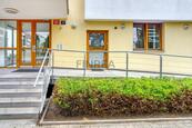 Pronájem zavedeného kosmetického salónu 84 m2, ul. Devonská, Praha 5 - Hlubočepy , cena 35000 CZK / objekt / měsíc, nabízí 