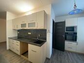Pronájem 2+1, Stavbařská s balkónem, cena 12500 CZK / objekt / měsíc, nabízí 