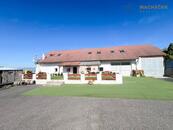 Prodej rodinného domu 244 m2 s garáží a pozemkem 1 483 m2, v obci Razice 94, Hrobčice., cena 6490000 CZK / objekt, nabízí 