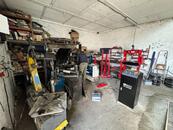 Pronájem autoservisu cca 70m2, Praha 8, cena 30000 CZK / objekt / měsíc, nabízí 