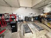 Pronájem autoservisu cca 70m2, Praha 8, cena 30000 CZK / objekt / měsíc, nabízí 