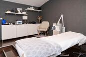 Přenechání zavedeného kosmetického salonu, 136 m2, Praha 2, Nové Město, cena 28500 CZK / objekt / měsíc, nabízí Smart Relo s.r.o.