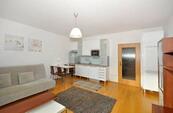 Pronájem bytu 1+kk, 38 m² s balkonem, Praha 10 Strašnice, cena 21900 CZK / objekt / měsíc, nabízí Smart Relo s.r.o.