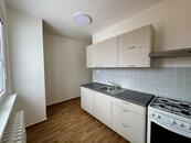 Pronájem bytu 2+1 s balkónem od 1.1.2o26, cena 10500 CZK / objekt / měsíc, nabízí 