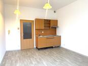 Pronájem útulného bytu 1+kk s balkonem, cena 9000 CZK / objekt / měsíc, nabízí 