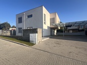 Pronájem bytu 2+kk 44 m2 s parkovacím stáním a terasou, cena 21000 CZK / objekt / měsíc, nabízí LUX Real s.r.o.