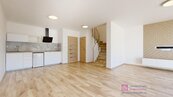 Prodej novostavby mezonetového bytu 3+kk, zahrada s pergolou, parkovací stání, Kapusty, Břeclav - Charvátská Nová Ves, cena 7675000 CZK / objekt, nabízí JihoMoravská Realitní kancelář s.r.o.