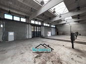 Pronájem výrobního, skladovacího, autoservis prostoru 370 m2, Hulín, cena 1500 CZK / m2 / rok, nabízí Valiskova.cz - osobní průvodce realitami