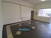 Pronájem obchodní prostor 80 m2 se 6 parkovacími místy, Kroměříž, cena 15000 CZK / objekt / měsíc, nabízí Valiskova.cz - osobní průvodce realitami