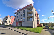 Nabízíme pronájem zánovního zděného bytu 2+kk s lodžií, Hruškové Dvory, Jihlava, cena 14000 CZK / objekt / měsíc, nabízí 