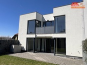 Prodej rodinného domu s terasou a garáží v Kvasinách, cena 7590000 CZK / objekt, nabízí 