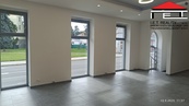 Pronájem obchodního prostoru (68 m2), ul. Olomoucká, Opava, cena 31800 CZK / objekt / měsíc, nabízí 