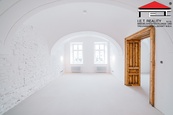 Výjimečný byt v historickém domě na Zámeckém náměstí ve Frýdku-Místku