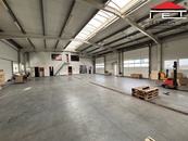 PRONÁJEM SAMOSTATNÉHO KOMERČNÍHO AREÁLU 1 073 m2 | NOVÁ ZATEPLENÁ HALA | OSTRAVA-SVINOV | VLASTNÍ VJEZD | PARKOVÁNÍ