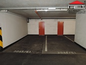 Pronájem garážového stání s komorou, Praha 9 Vysočany, cena 2000 CZK / objekt / měsíc, nabízí I.E.T. Reality s.r.o. Praha