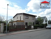 Pronájem rodinného domu 4+kk, na pozemku 330m2, Praha 4 Modřany, cena 35000 CZK / objekt / měsíc, nabízí I.E.T. Reality s.r.o. Praha