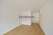 Pronájem bytu 2+kk 43 m2 + 5 m2 terasa, Hluboká nad Vltavou, cena 15250 CZK / objekt / měsíc, nabízí
