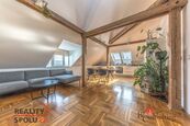 Prodej podkrovního mezonetového bytu 3kk (110m2) s velkou terasou 40m2 v centru Smíchova (K. Engliš, cena 21929000 CZK / objekt, nabízí Realityspolu