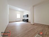 Pronájem bytu 1+KK, Hlučín, Mírové náměstí, cena 10900 CZK / objekt / měsíc, nabízí 