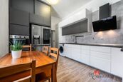 Prodej bytu 3+1, 68 m + 2 sklepy, klidný vnitroblok, Brno Dornych., cena 8450000 CZK / objekt, nabízí 