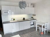 Pronájem bytu 2+kk, cena 15500 CZK / objekt / měsíc, nabízí 