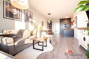 Prodej bytu 2+kk, 66 m, balkonem, dvě garážové stání, Praha 10 - Strašnice, ul. Zvěřinova, cena 13490000 CZK / objekt, nabízí Realityspolu