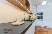 Pronájem moderního bytu 3+kk s balkonem v Rezidenci Vltava Karlín, cena 47000 CZK / objekt / měsíc, nabízí Realityspolu