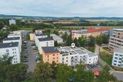 Prodej prostorného bytu 3+kk, 75,6 m se střešní terasou 56 m., cena 7399000 CZK / objekt, nabízí 