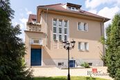 Nabízíme k prodeji dvougenerační rodinný dům, cena 32125300 CZK / objekt, nabízí 
