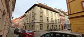 Pronájem prostorného bytu 3+kk s balkonem v historickém centru Chebu, Dlouhá ul., cena 15200 CZK / objekt / měsíc, nabízí 