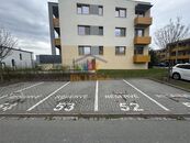 Pronájem parkovacích stání, cena 1500 CZK / objekt / měsíc, nabízí RK Lenka