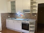 Pronájem bytu 1+1s balkónem, cena 10000 CZK / objekt / měsíc, nabízí 