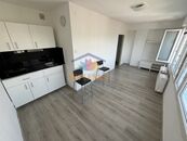 Pronájem bytu 1+kk na ulici Janáčkova, cena 7500 CZK / objekt / měsíc, nabízí RK Lenka