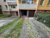 Pronájem garáže na ulici Tolstého, cena 2500 CZK / objekt / měsíc, nabízí 